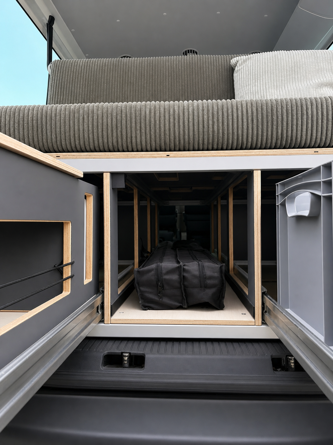 s-kistl-bench-campingbox-mit-sitzbank-und-bett-120x200 image 2